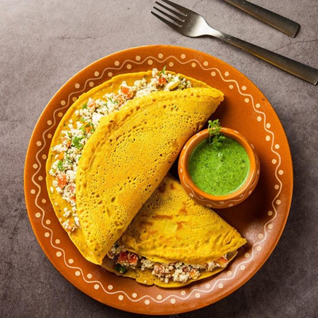 Panner Stuffed Besan Chilla